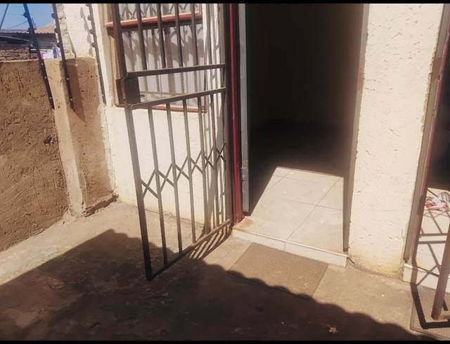 2 BEDROOM HOUSE FOR SALE IN SOSHANGUVE XX